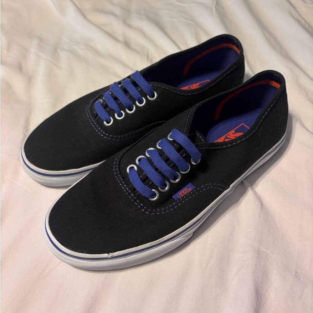 Vans Men's Black Sneakers with Blue Accents